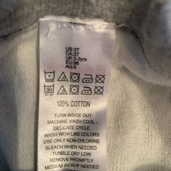 Lil girls 2 piece set - Picture 2 of 3